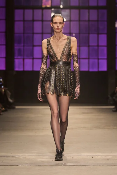 Look 29